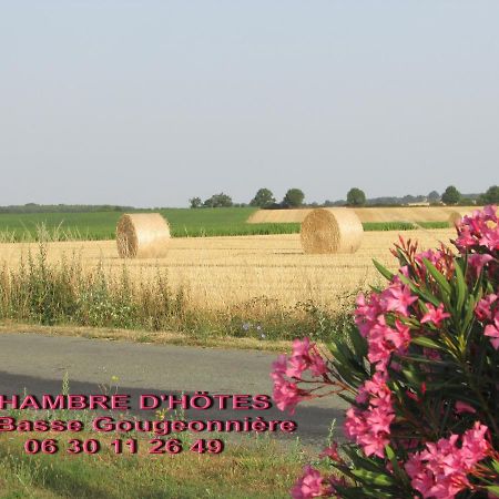 Chambre D'Hotes La Basse Gougeonniere Neuvy-en-Mauges ภายนอก รูปภาพ